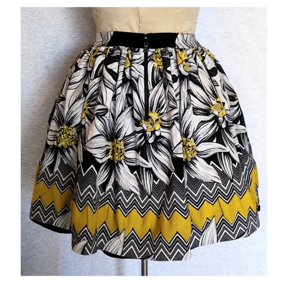 Alice + Olivia Tania Jacquard Pleated Pouf Skirt - Picture 5 of 8
